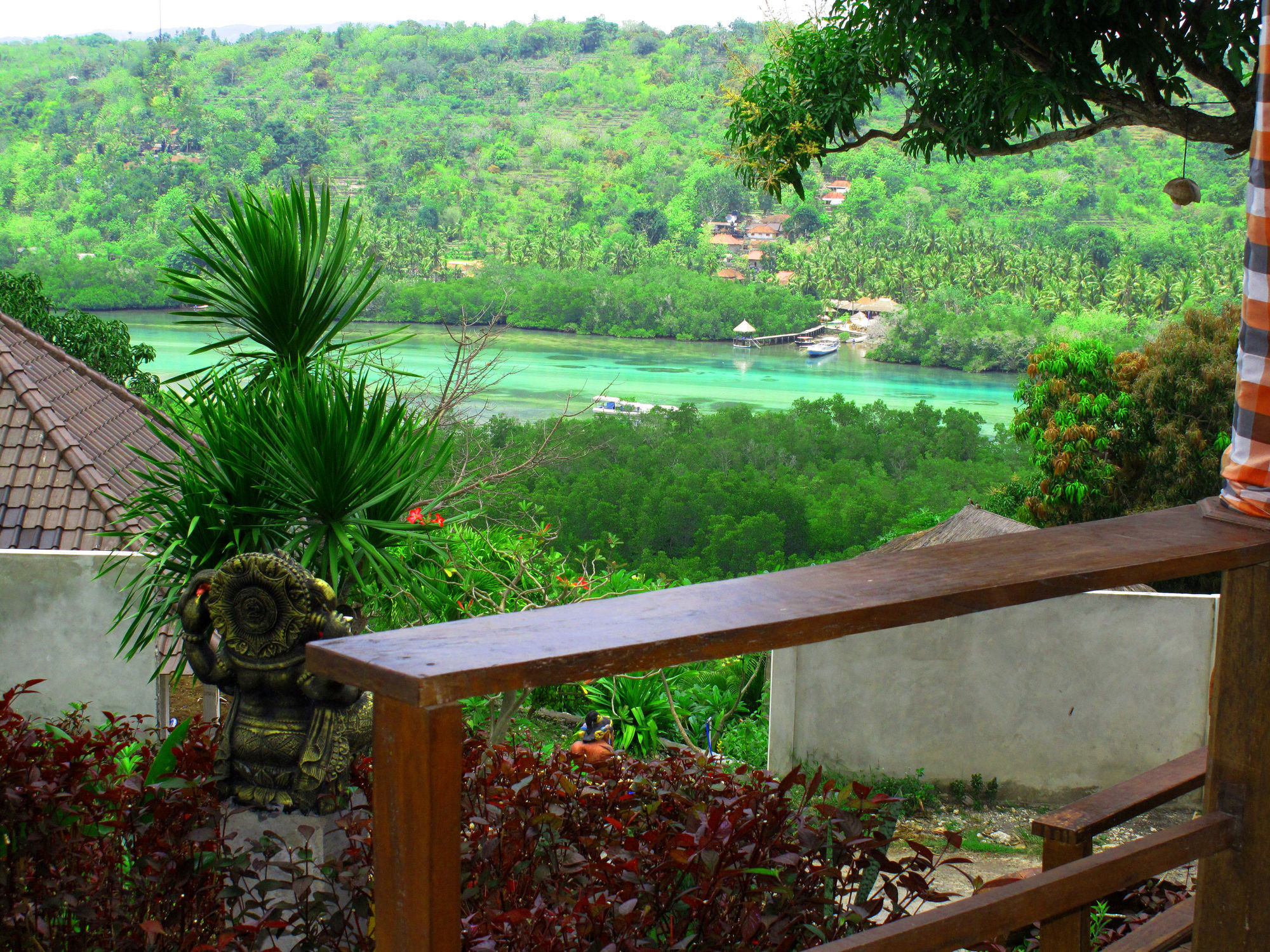 Hotel Dmas Huts Lembongan Nusa Lembongan Exterior foto